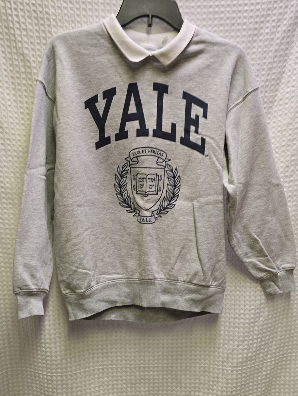 H&M Gray Crewneck Sweatshirt with Navy Graphic Kids 12-14 (Adult Small)